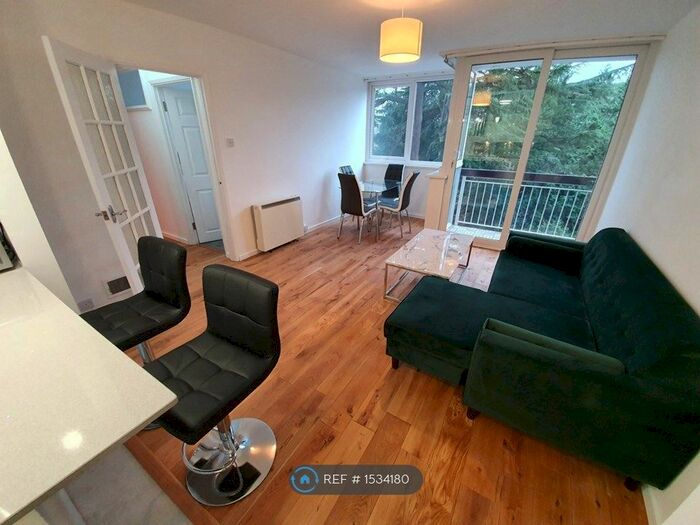 2 Bedroom Flat To Rent In Kenilworth Court, Coventry, CV3