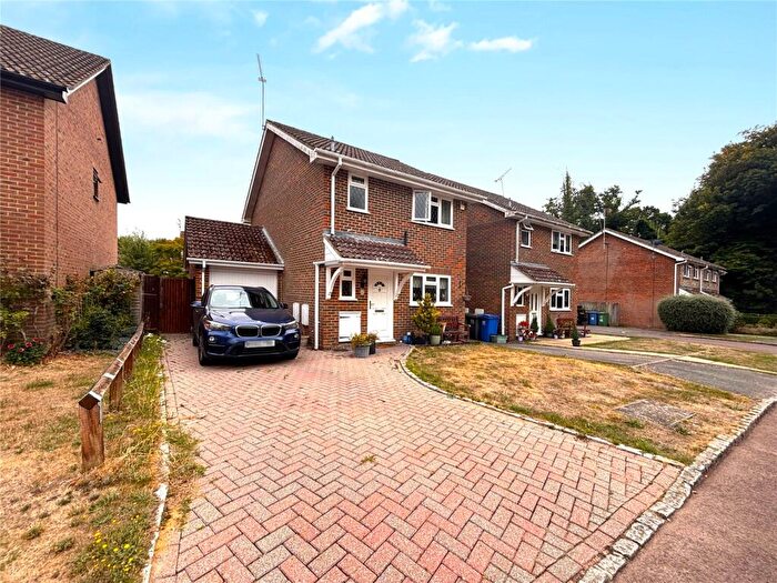 3 Bedroom Detached House To Rent In Hunts Close, Hook, Hampshire, RG27