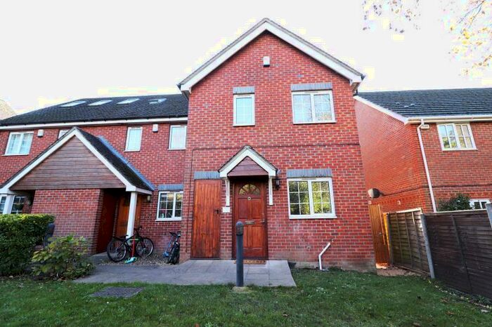 3 Bedroom Terraced House To Rent In Canal Bank Mews, Woking, GU21