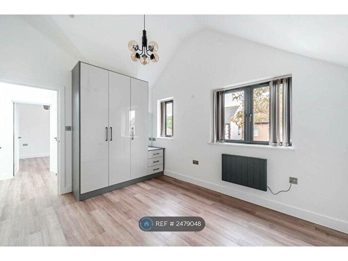 2 Bedroom Flat To Rent In Eton Avenue, Wembley, HA0