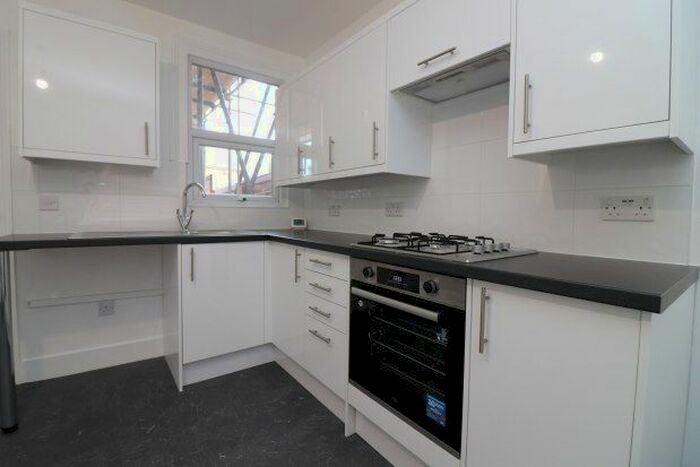 3 Bedroom Terraced House To Rent In Grove Road, Chelmsford, CM2