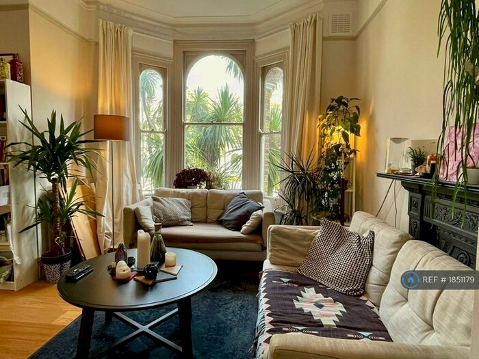 2 Bedroom Flat To Rent In Milton Road, London, SE24