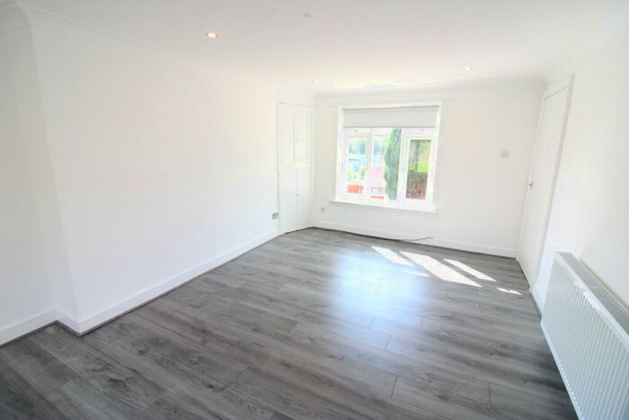 2 Bedroom House To Rent In Westmorland Road, Greenock, PA16