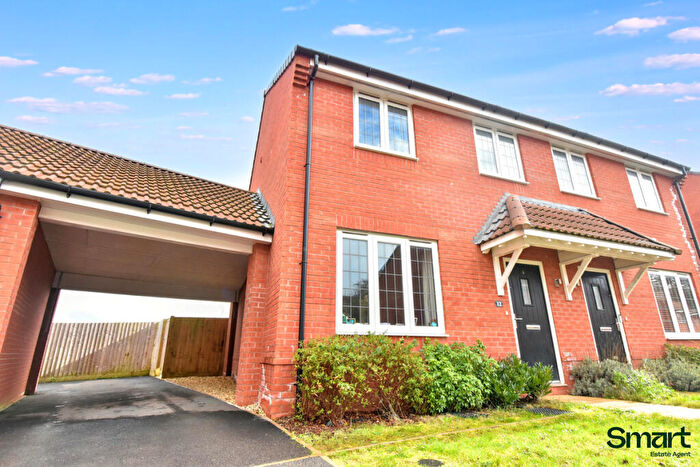 3 Bedroom Semi-Detached House For Sale In Lang Hill, Exeter, EX1