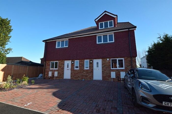 3 Bedroom Semi-Detached House To Rent In Orchard Way, Hastings, TN35