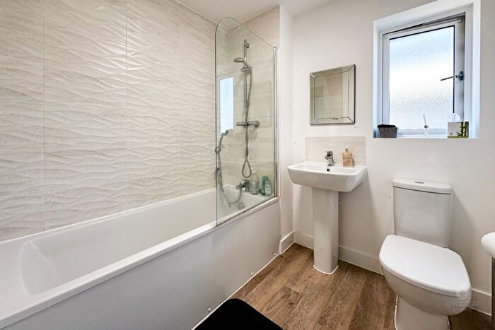 4 Bedroom Detached House For Sale In Trussell Road, Warfield, Berkshire, RG42