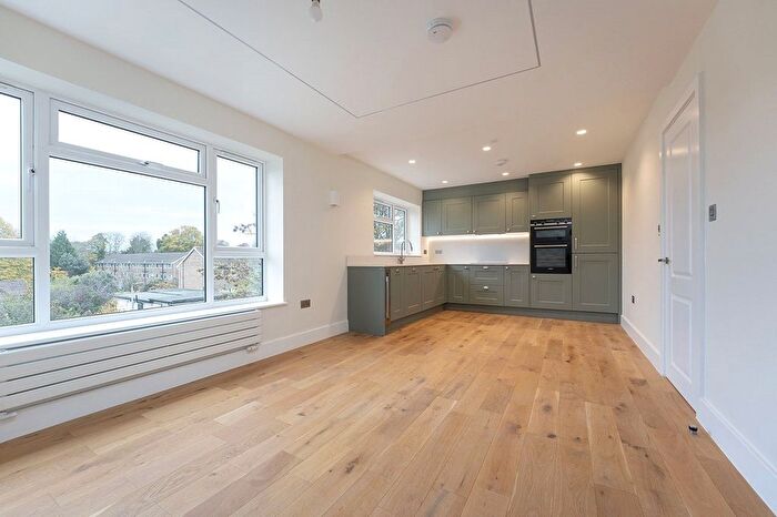 3 Bedroom Flat For Sale In Mulgrave Road, Belmont, Sutton, SM2