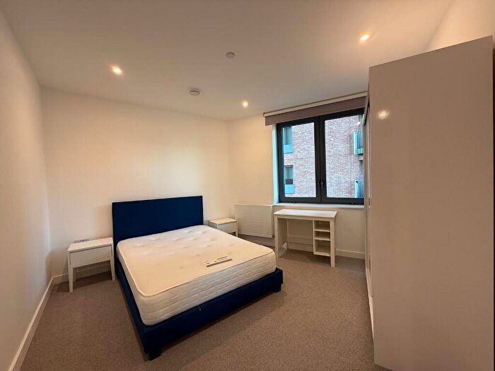 2 Bedroom Apartment For Sale In Skyline Apartments, Makers Yard, London, E3