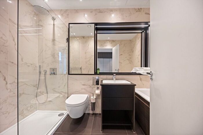 2 Bedroom Flat For Sale In Queens Park Place, Albert Road, NW6