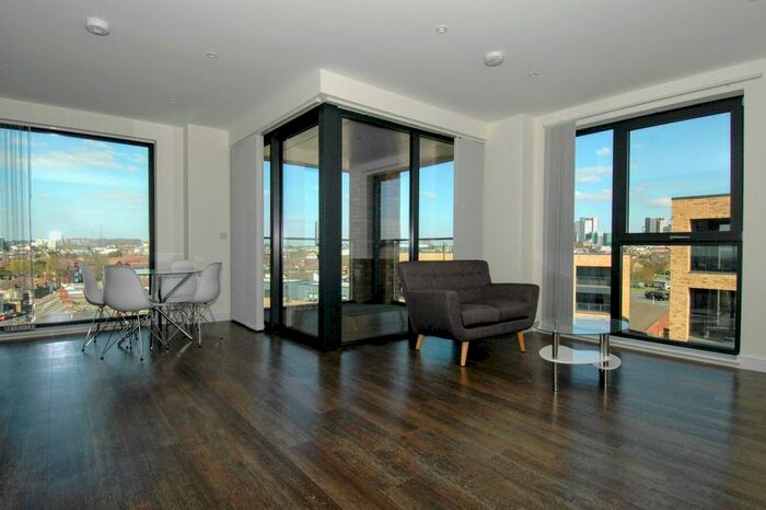 3 Bedroom Flat To Rent In Watteau Square, Grafton Quarter, Croydon, London CR0