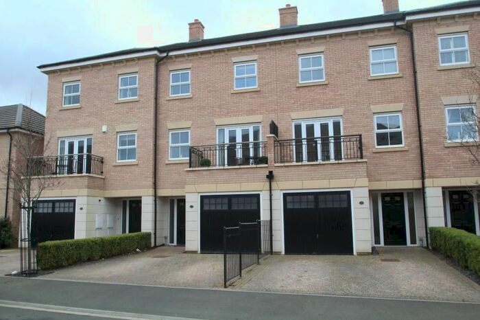 4 Bedroom Town House To Rent In St Andrews Walk, Newton Kyme, LS24