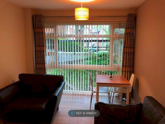 2 Bedroom Flat To Rent In Beech House, Manchester, M20