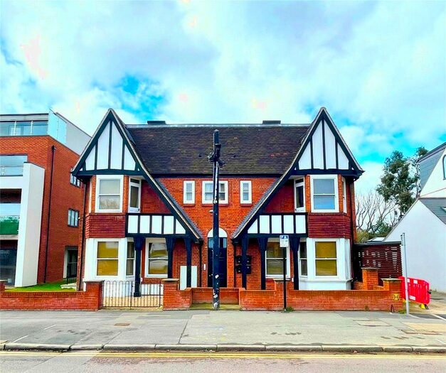 2 Bedroom Flat To Rent In New Wanstead, Wanstead, London, E11