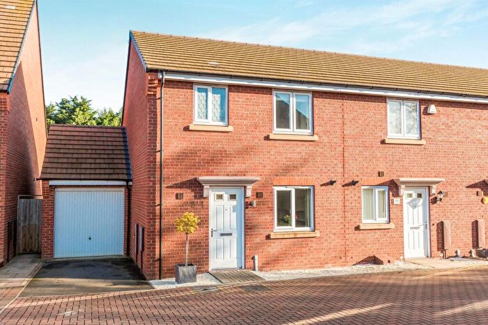 3 Bedroom House To Rent In Pel Crescent, Oldbury, B68