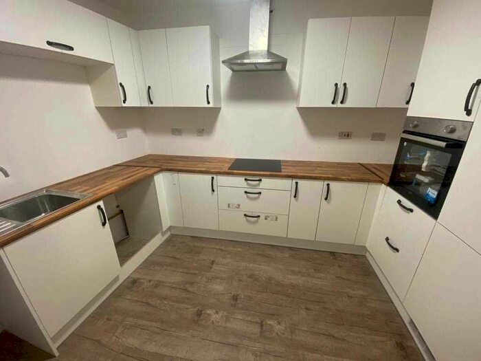 2 Bedroom Flat To Rent In Malabar Road, Flat, Leicester, LE1