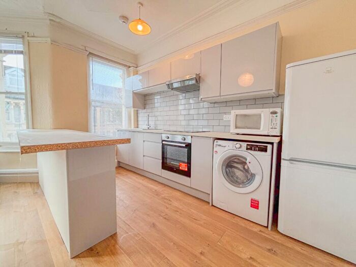 4 Bedroom Maisonette To Rent In Devonshire Road, Westbury Park, Bristol, BS6