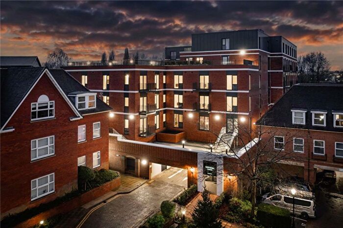 3 Bedroom Flat To Rent In Imperial House, - Homer Road, Solihull, B91