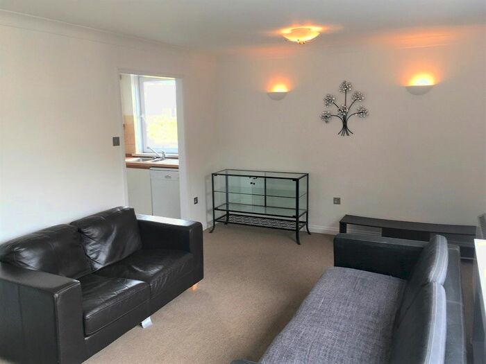 2 Bedroom Flat To Rent In Mortlake House, Chiswick High Road, London, W4