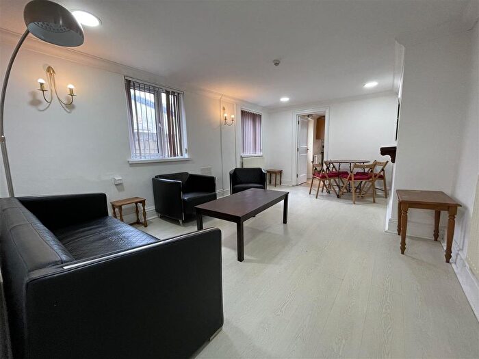 3 Bedroom Flat To Rent In Northcote Street, Cathays, Cardiff, CF24