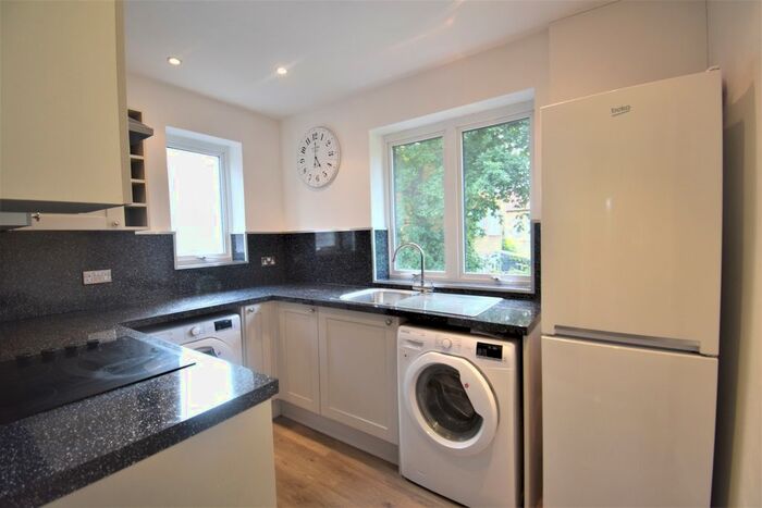 2 Bedroom Maisonette To Rent In Amberley Court, Sidcup, DA14