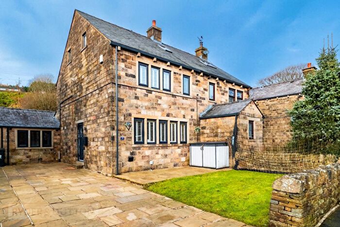 5 Bedroom Semi-Detached House For Sale In Corbett Way, Denshaw, Saddleworth, OL3