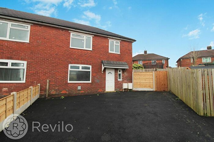 3 Bedroom Semi-Detached House For Sale In Fusilier Way, Rochdale, OL11