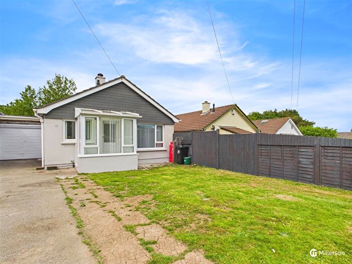 2 Bedroom Detached Bungalow For Sale In Lanmoor Estate, Redruth, TR16