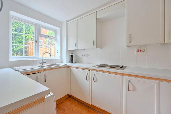 2 Bedroom End Of Terrace House To Rent In Lower Edgeborough Road, Guildford, GU1