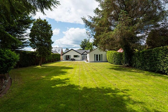 5 Bedroom Bungalow For Sale In Common Lane, Warthill, York, YO19