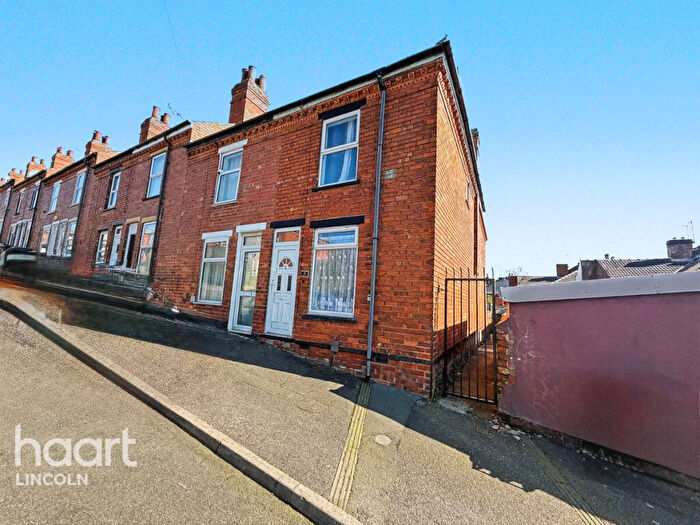 2 Bedroom End Of Terrace House For Sale In Bathurst Street, Lincoln, LN2