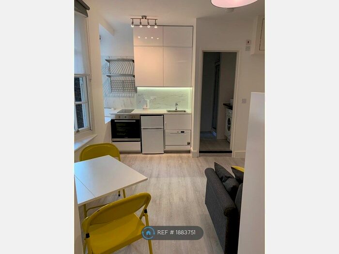 Studio To Rent In Jenner House, London, WC1N