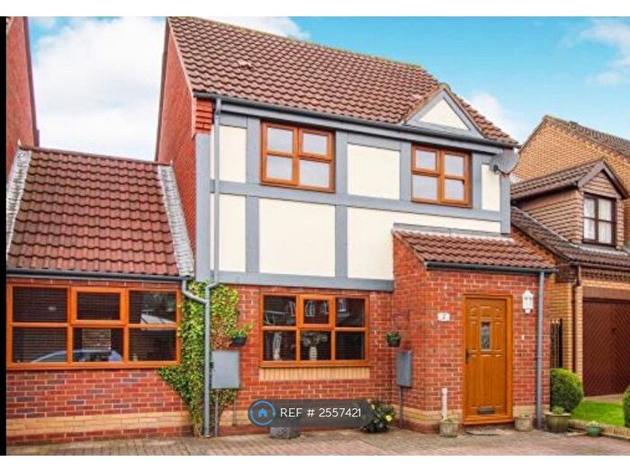 3 Bedroom Semi-Detached House To Rent In Blackthorn Drive, Bradley Stoke, Bristol, BS32