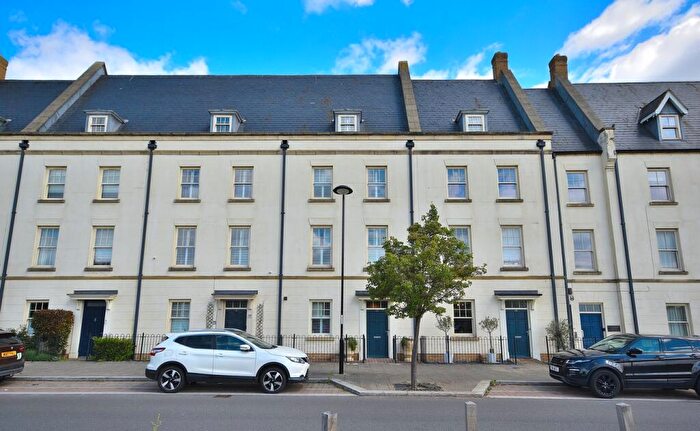 4 Bedroom Town House For Sale In High Street, Upton, Northampton, NN5