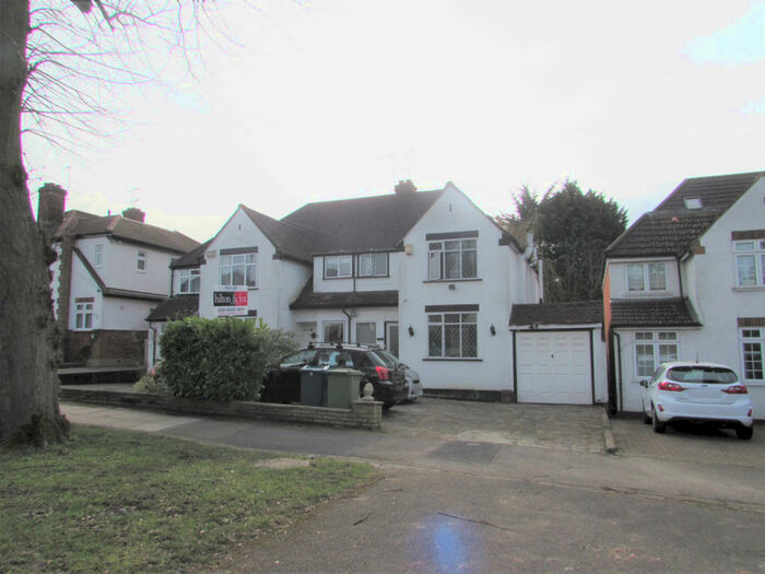 3 Bedroom Semi-Detached House To Rent In Boxtree Road, Harrow Weald, Middlesex, HA3