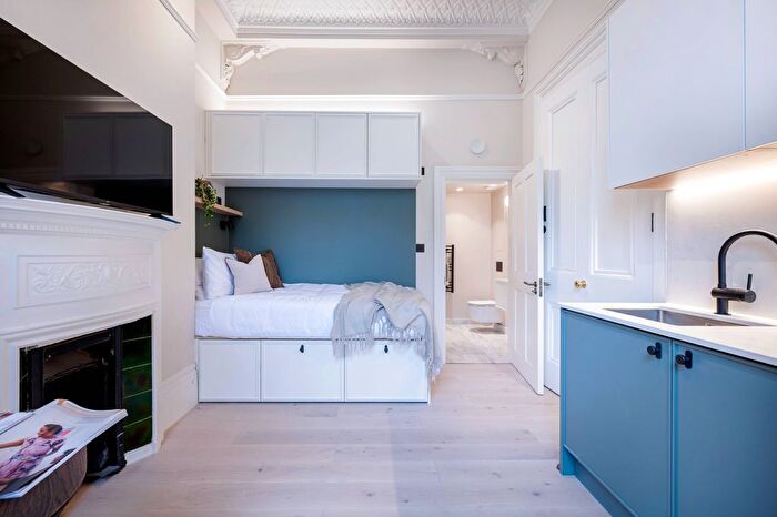 Studio To Rent In Kensington Gardens Square, London, W2