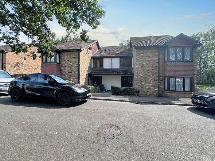 1 Bedroom Studio To Rent In Gell Close, Uxbridge, Greater London, UB10