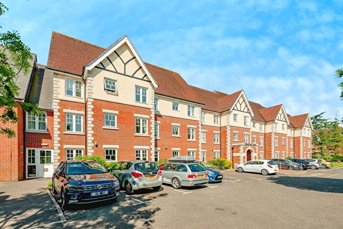 2 Bedroom Flat For Sale In Massetts Road, Horley, RH6
