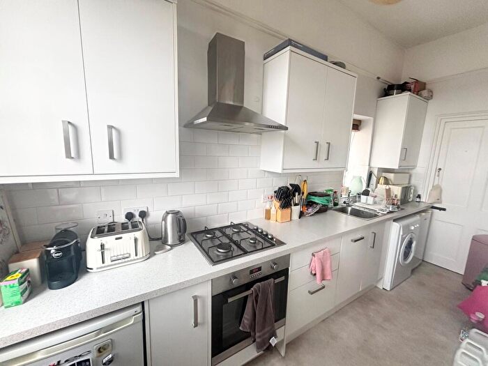 2 Bedroom Flat To Rent In Cromwell Road, St Andrews, Bristol, BS6