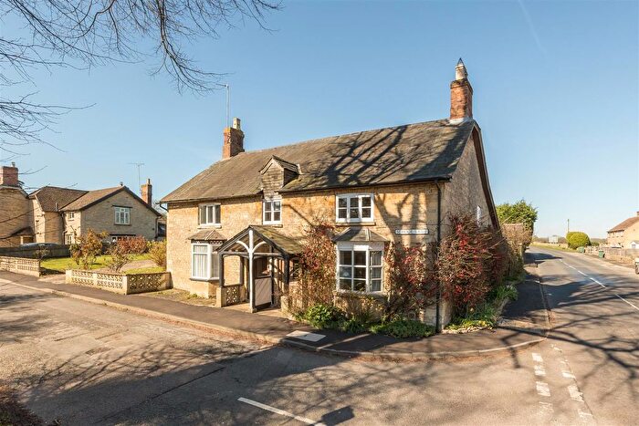 4 Bedroom Semi Detached House For Sale In School Lane, Middleton Stoney, OX25