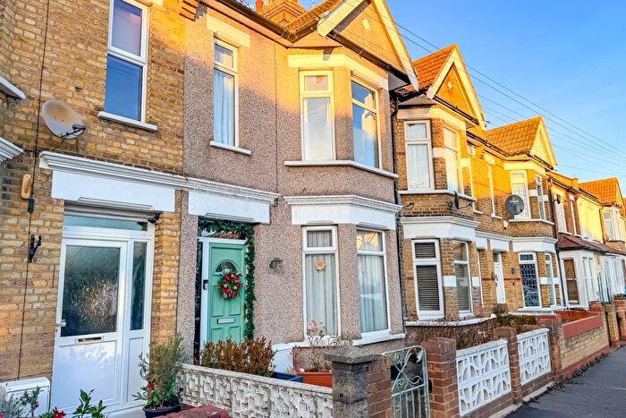 4 Bedroom Terraced House For Sale In Stornoway Road, Southend-on-Sea, SS2