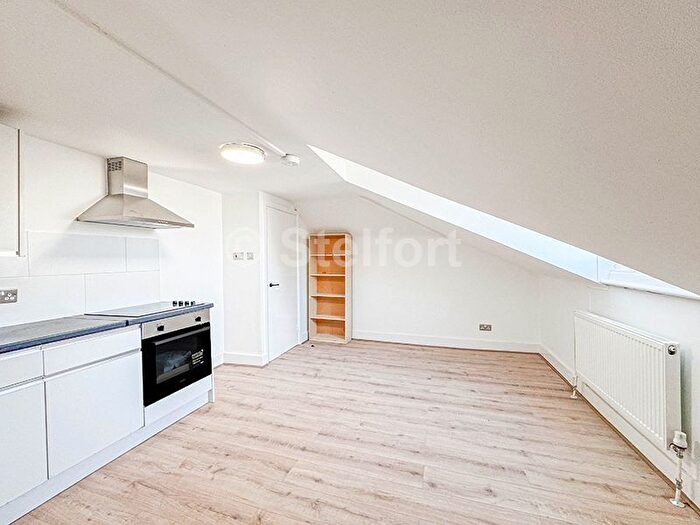 1 Bedroom Flat To Rent In Woodberry Grove, London, N4