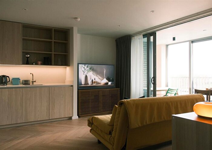 1 Bedroom Flat For Sale In Beeline Way, New Malden, KT3