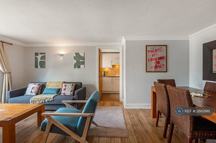 2 Bedroom Flat To Rent In Chelsea Court, London, N1