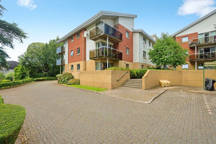 2 Bedroom Flat For Sale In Acorn Gardens, Plymouth, PL7