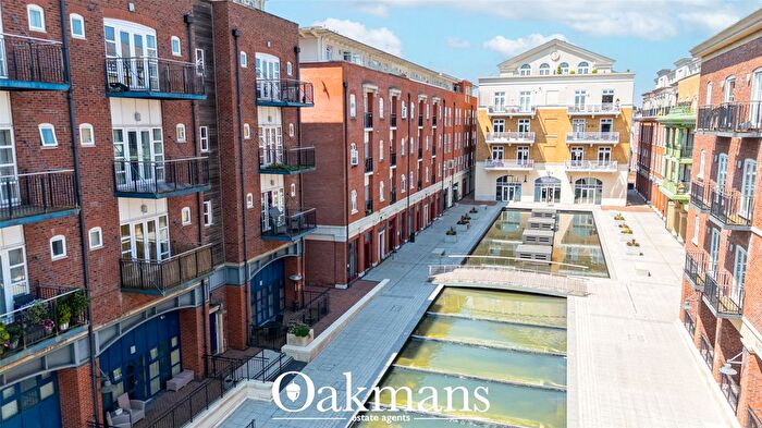 2 Bedroom Flat For Sale In Waterside, Shirley, Solihull, West Midlands, B90