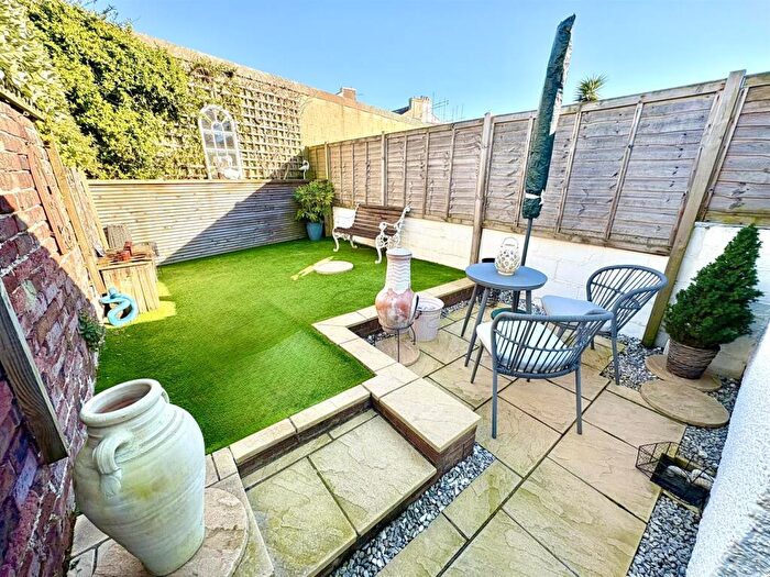 2 Bedroom End Of Terrace House For Sale In Exmouth Road, Southsea, PO5