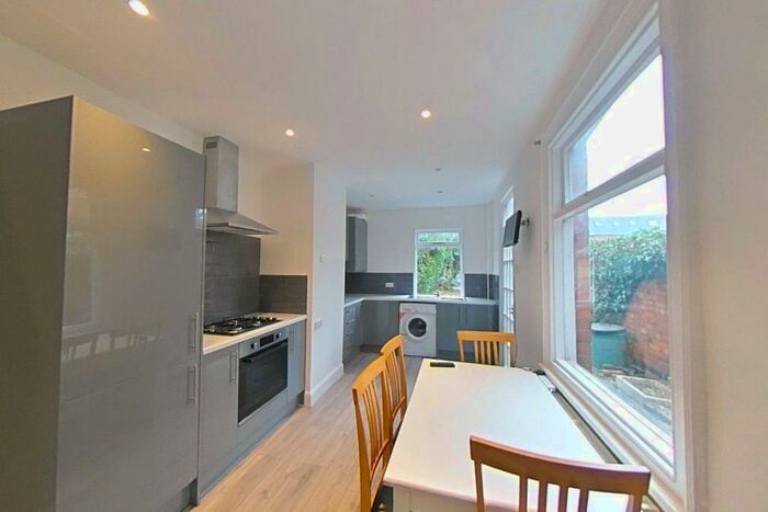 4 Bedroom Property To Rent In Arthur Street, Loughborough, LE11