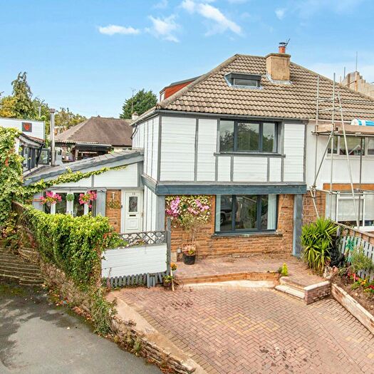 2 Bedroom Semi-Detached House For Sale In Driftholme Road, Drighlington, BD11