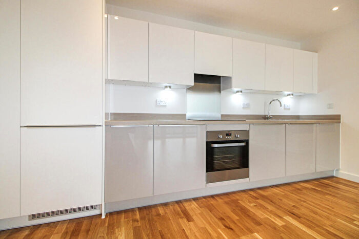 2 Bedroom Flat To Rent In Crossways, Windsor Road, Slough, SL1