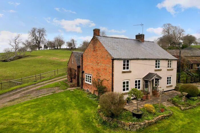 3 Bedroom Cottage For Sale In Front Street, Ilmington, CV36